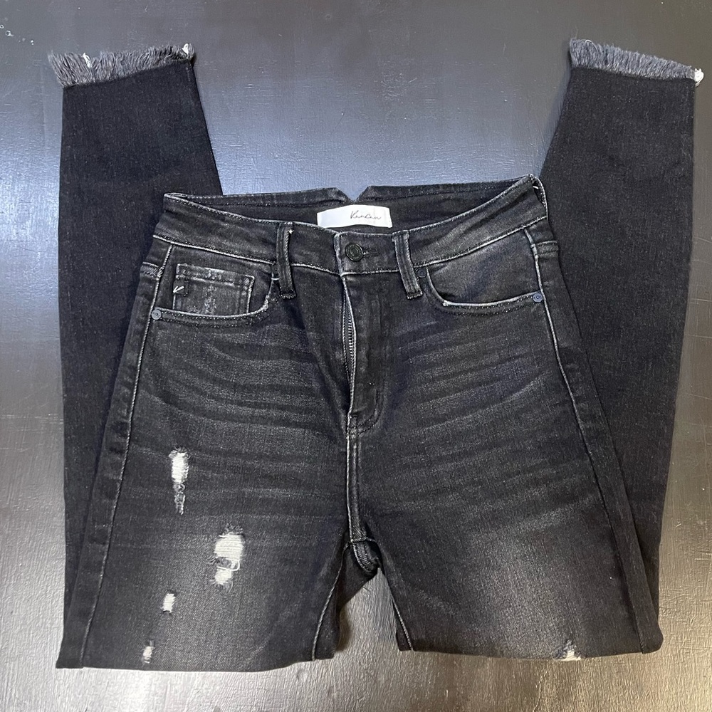 NWOT Kancan Distressed Skinny Jean